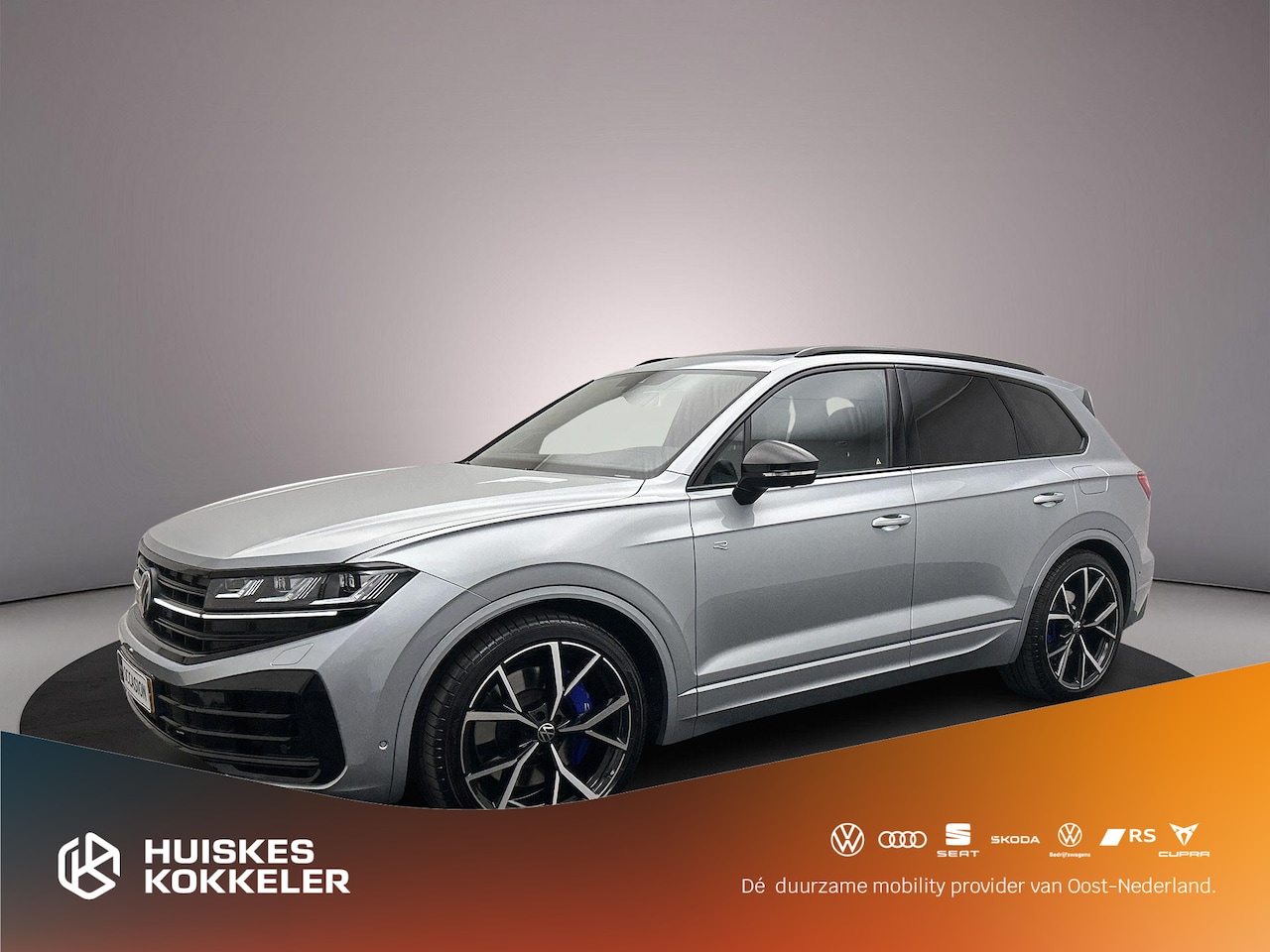 Volkswagen Touareg - R 3.0 TSI eHybrid 462pk Tiptronic Trekhaak, Luchtvering, Panoramadak, Adaptive cruise cont - AutoWereld.nl
