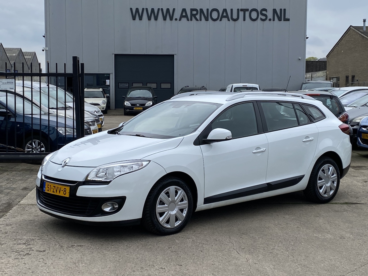Renault Mégane Estate - 1.5 dCi Expression EURO 5, 6-BAK, AIRCO, CRUISE CONTROL, GROOT NAVIGATIE, BLUETOOTH-RADIO- - AutoWereld.nl