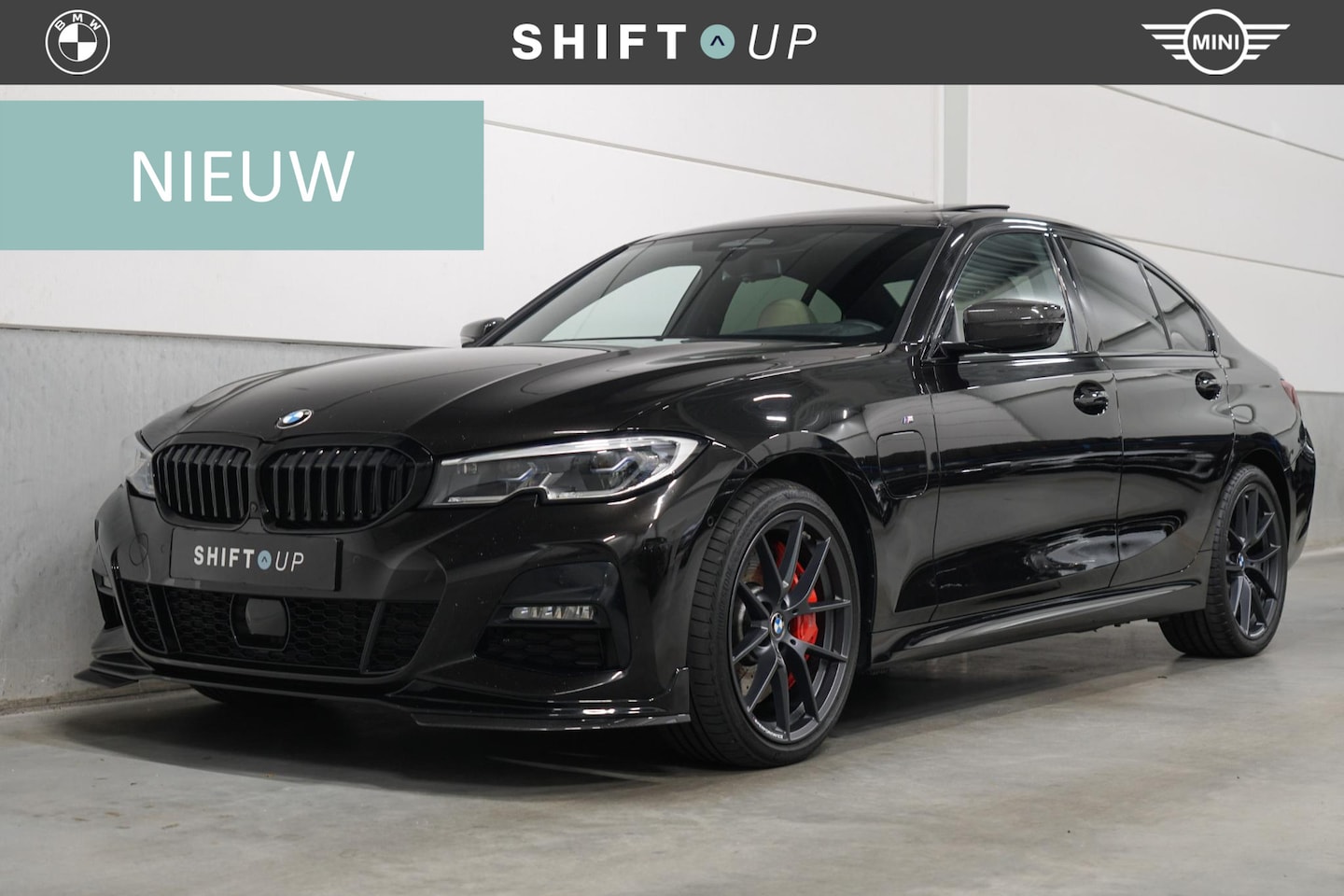 BMW 3-serie - 330e Schuifdak | M-Performance | Individual | Harman Kardon - AutoWereld.nl