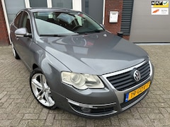 Volkswagen Passat - 1.8 TFSI Comfortline / Clima / Cruise / NAP