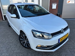 Volkswagen Polo - 1.2 TSI Comfortline / Navi / Carplay / 17 inch / NAP