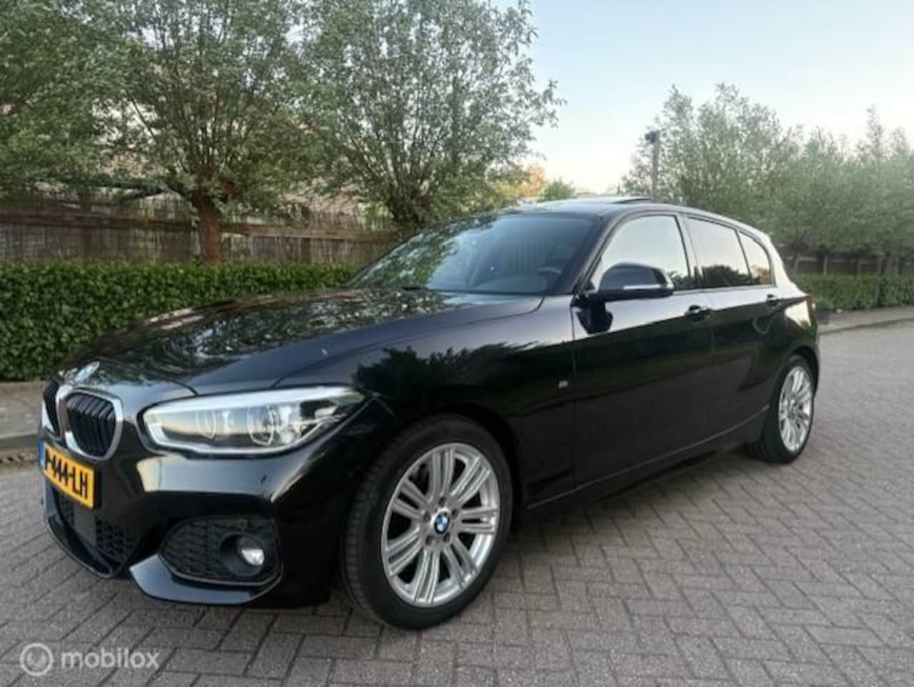 BMW 1-serie - 120d M Sport Harman Kardon - AutoWereld.nl