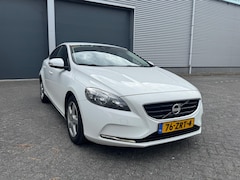 Volvo V40 - 1.6 D2 Momentum (bj 2013) CAMERA|NAVI|PDC|LED