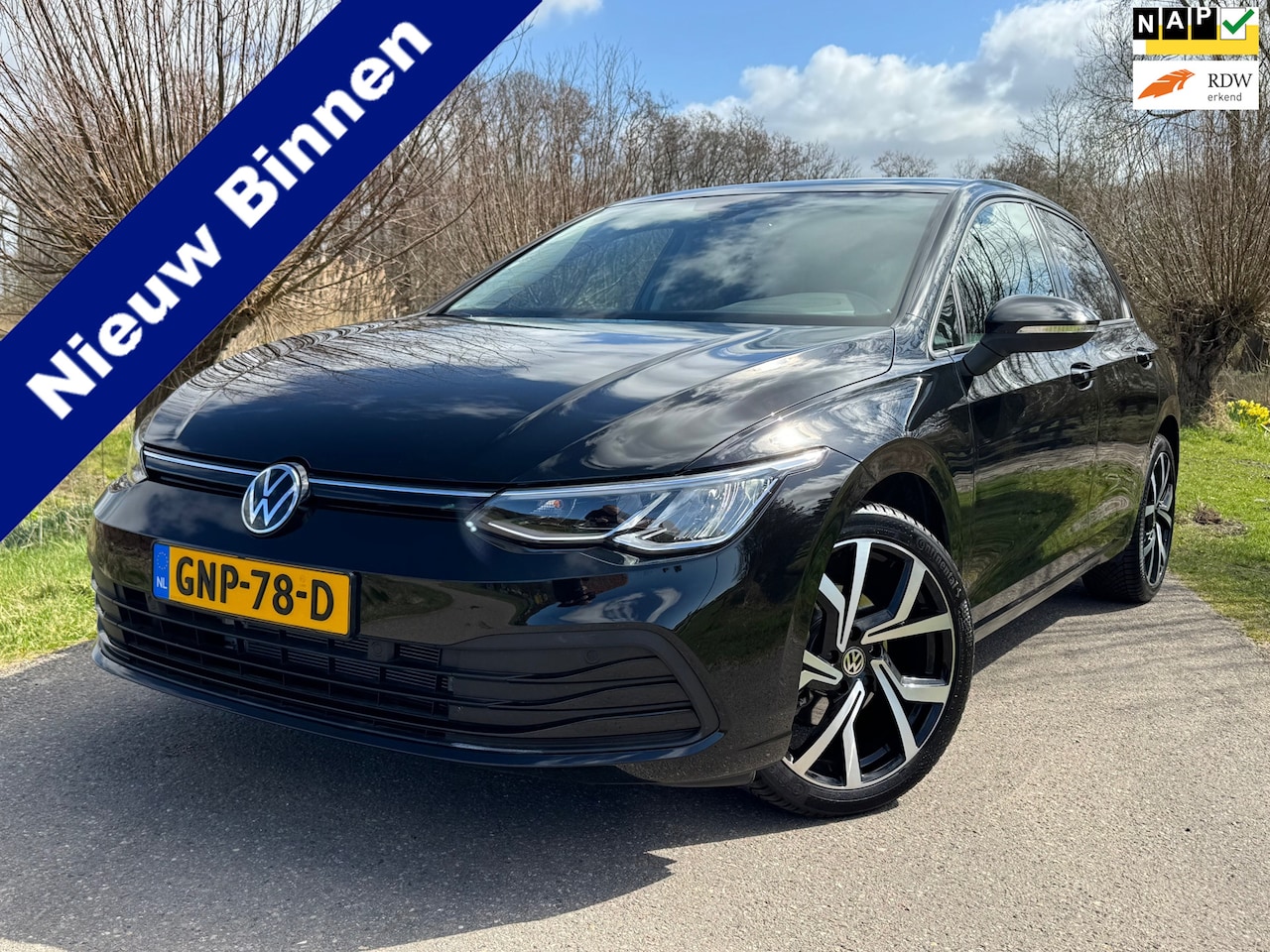 Volkswagen Golf - 1.5 eTSI Life Edition / Automaat / Fabrieksgarantie 07-2026 / Stuur+Stoelverwarming / 18"L - AutoWereld.nl