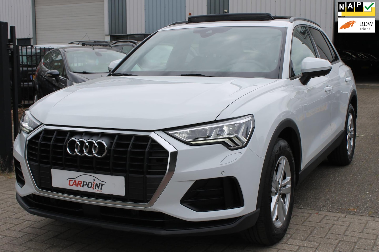 Audi Q3 - 35 TFSI S Line 150 pk Pano Virtual LED Trekhaak - AutoWereld.nl