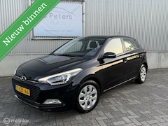 Hyundai i20 - 1.2 HP i-Motion 2015 / Airco / Cruisecontrol / Bluetooth / Parkeersensoren / NAP