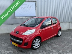 Peugeot 107 - 1.0-12V XR 2010 / 5deurs / 4Seizoensbanden NAP