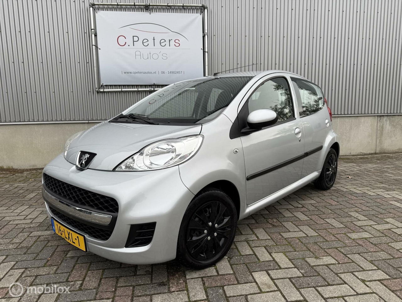 Peugeot 107 - 1.0-12V Urban Move 2010 / Airco / 5deurs / 125.000km NAP - AutoWereld.nl