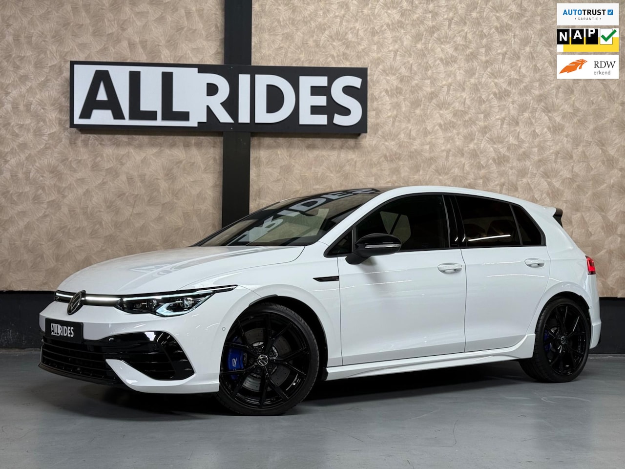 Volkswagen Golf - 8 2.0 TSI R 4MOTION | Drift mode| Pano | AKRAPOVIC | Harman/Kardon | Stoelventilatie Side - AutoWereld.nl