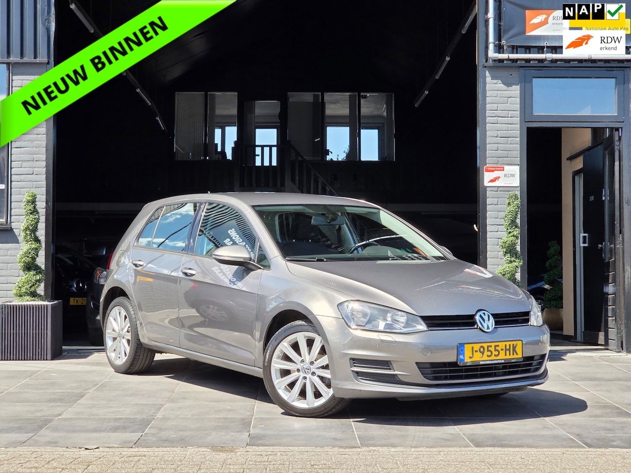 Volkswagen Golf - 1.2 TSI |5 Deuren|Stoelverwarming|PDC|APK - AutoWereld.nl