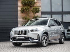 BMW X1 - sDrive20i Pano Leer Trekhaak Keyless