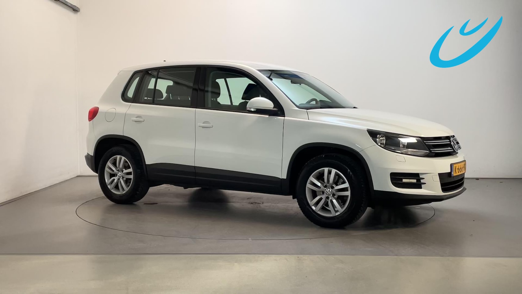 Volkswagen Tiguan - 1.4 TSI Edition Navigatie Parkeersensoren Cruise Control Stoelverwarming - AutoWereld.nl
