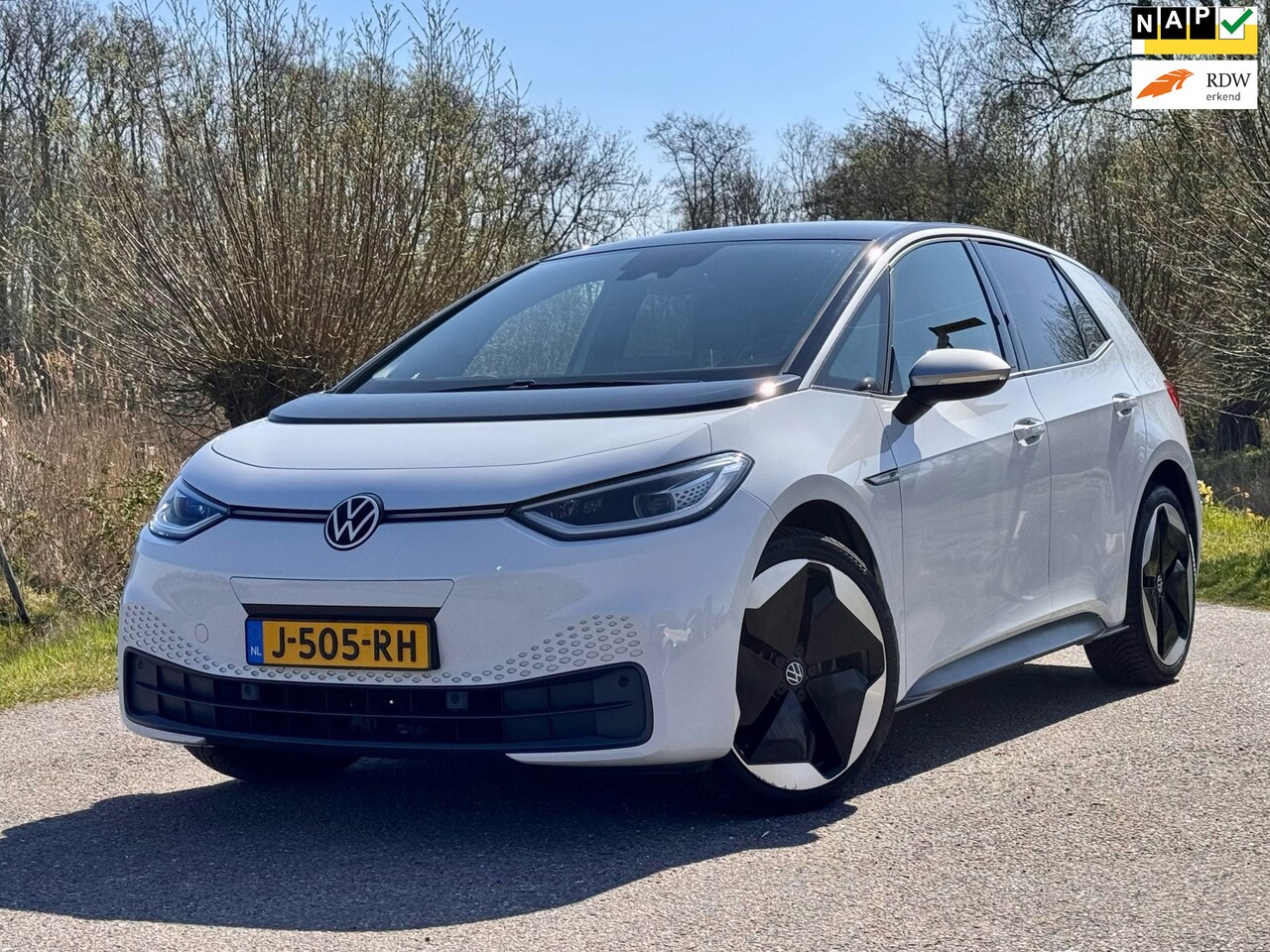Volkswagen ID.3 - First Plus 58 kWh / 1ste eigenaar / Stoelverwarming / Navigatie / Camera / - AutoWereld.nl