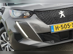 Peugeot 2008 - 1.2 PureTech Active Pack - Gris Platinium - Carplay/Nav/Cruise