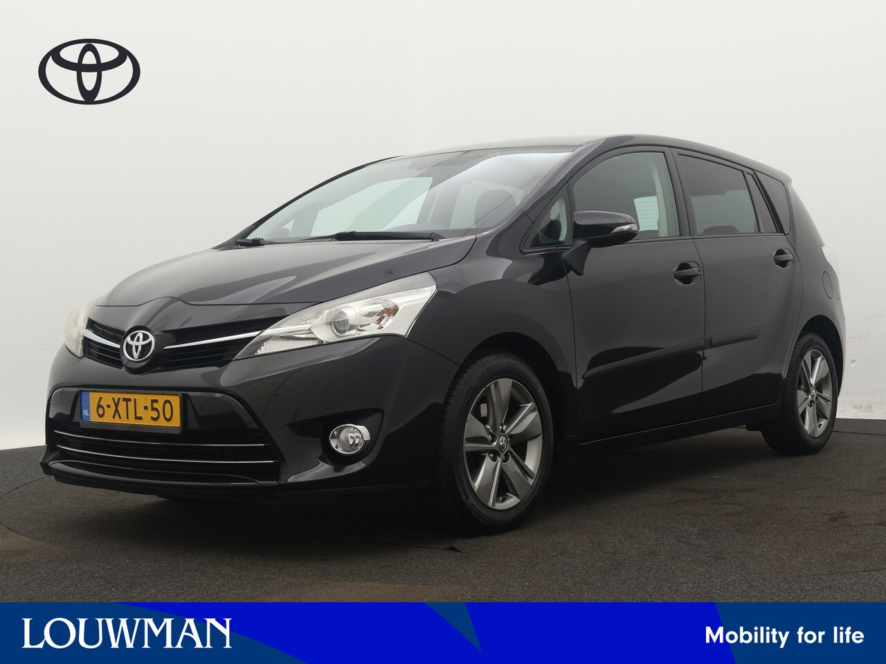 Toyota Verso - 1.8 VVT-i Business | Navigatie | LM velgen | Cruise Control | Camera | Stoelverwarming | - AutoWereld.nl