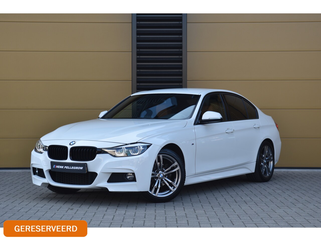BMW 3-serie - 320i Executive * M Sportpakket * HIFI * Leder * LED * Navigatie Professional * - AutoWereld.nl