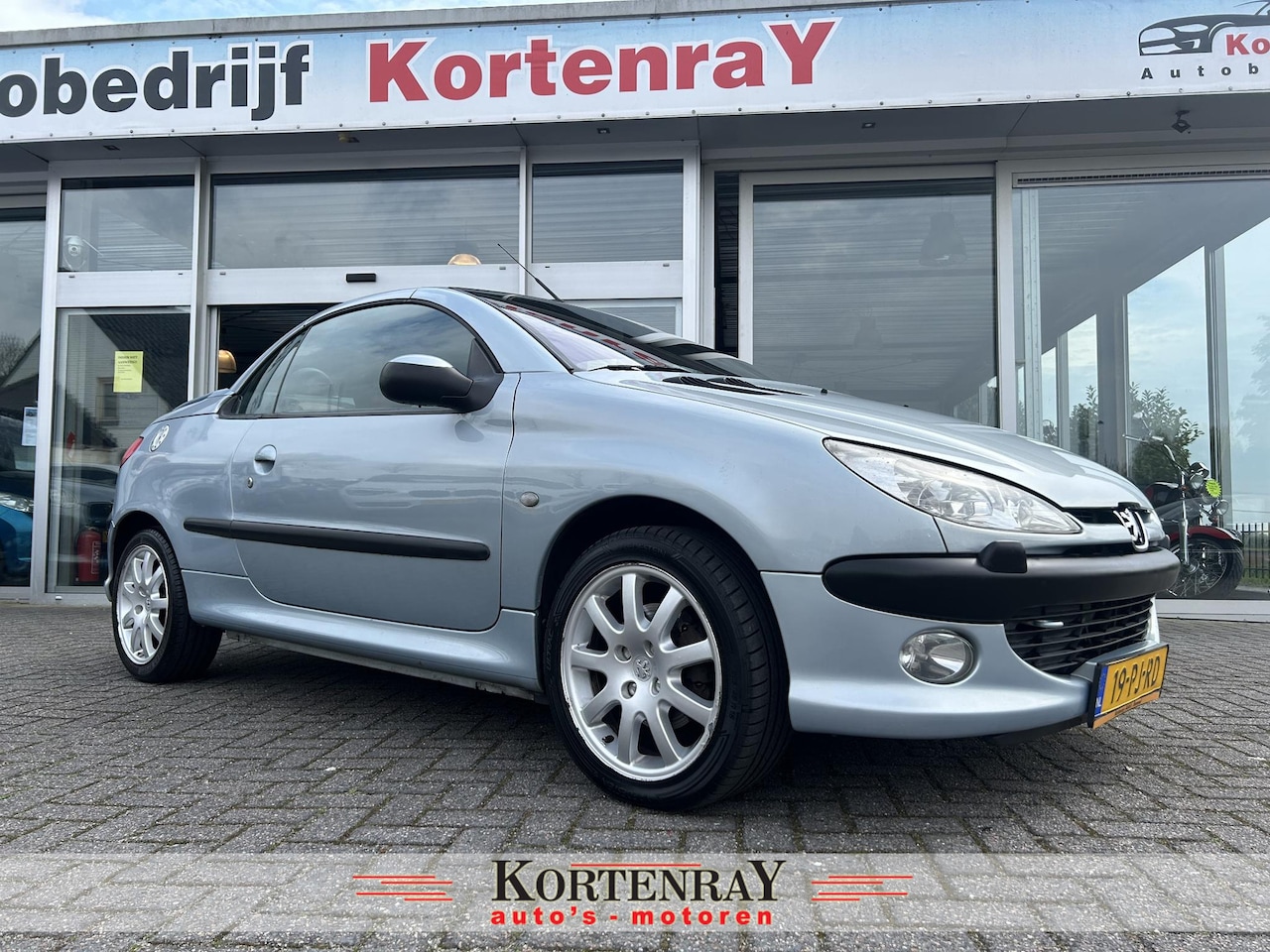 Peugeot 206 CC - 16V nette auto met nieuwe apk !! - AutoWereld.nl