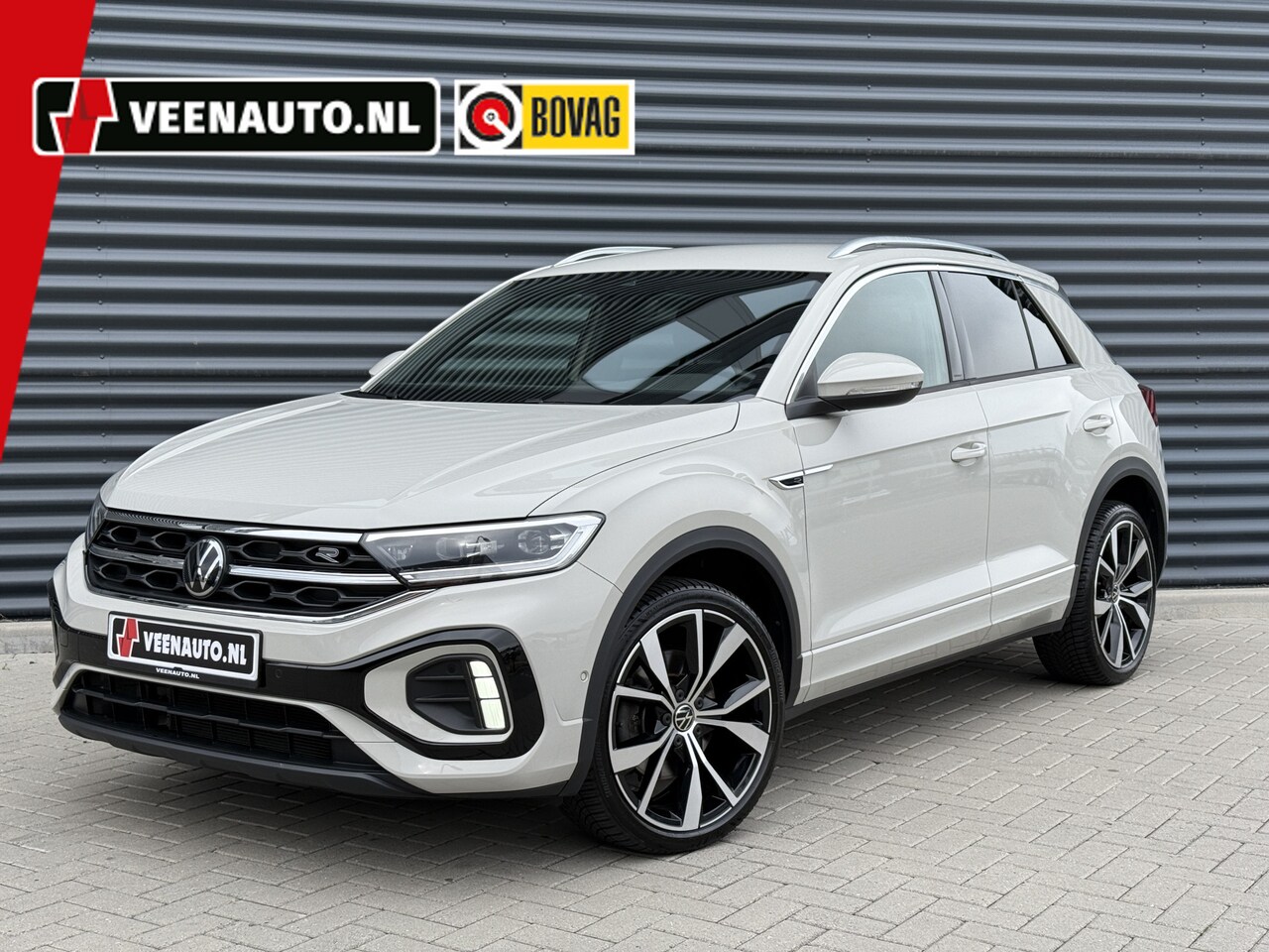 Volkswagen T-Roc - 1.5 TSI R-Line Camera/Apple/Massage AS ZATERDAG GESLOTEN - AutoWereld.nl
