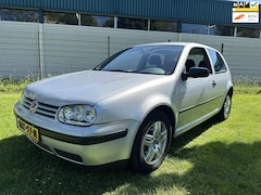Volkswagen Golf - 1.6 AUTOMAAT