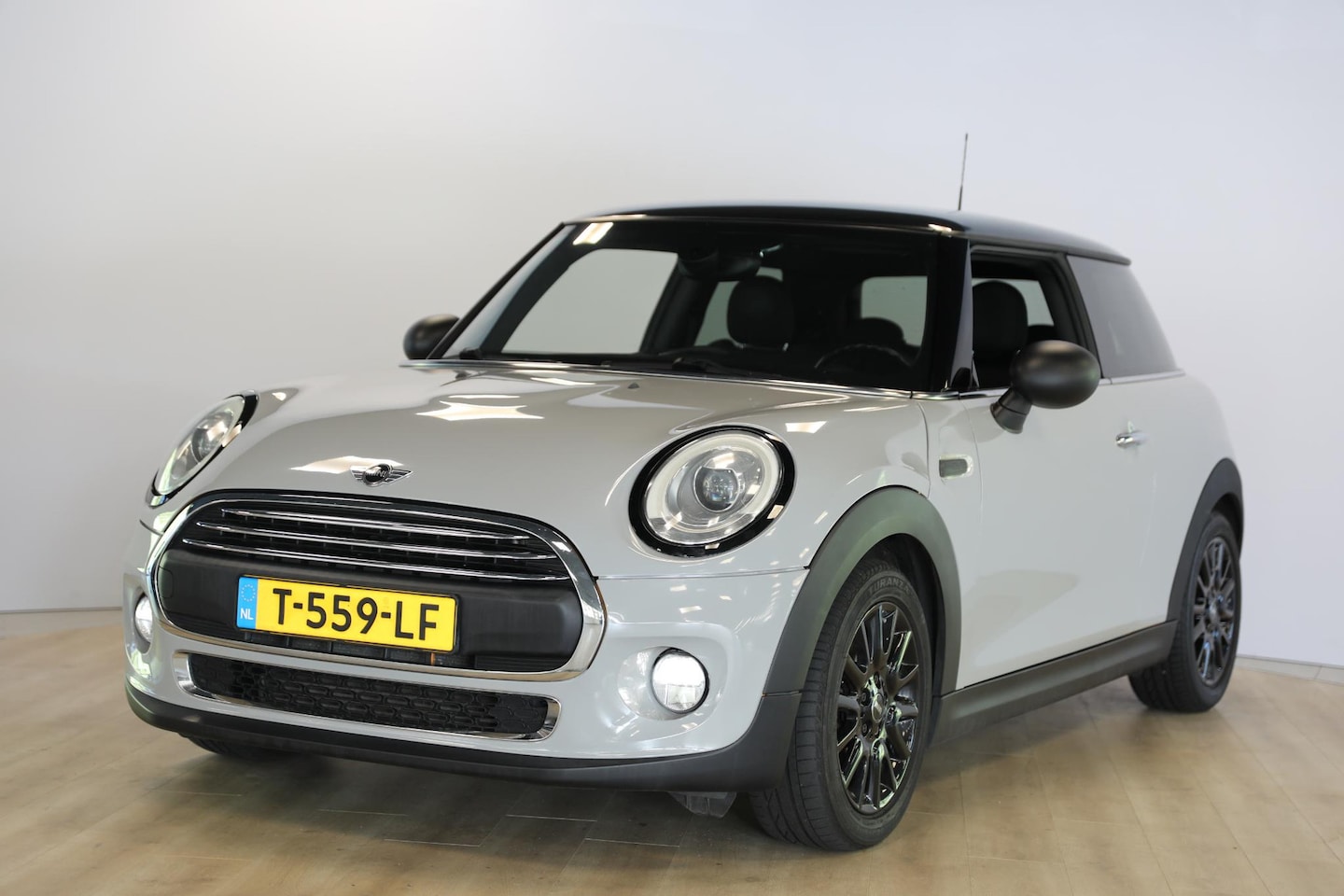 MINI One - Mini 1.2 Chili | Cruise | Stoelverwarming | PDC - AutoWereld.nl