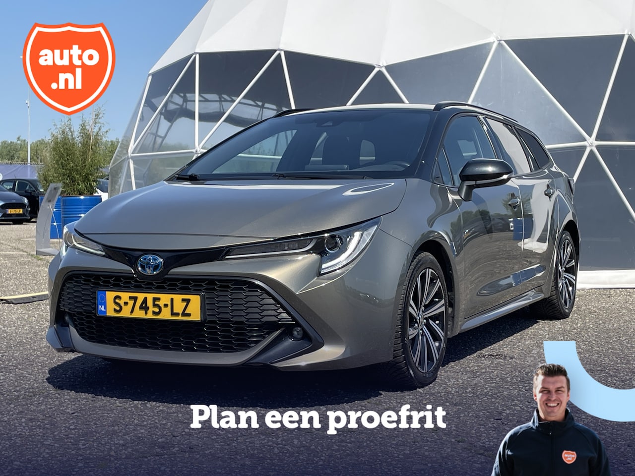 Toyota Corolla Touring Sports - 1.8 Hybrid Business Plus | Bi-Tone | Head-Up display | Elektr Achterklep | Carplay | Camer - AutoWereld.nl
