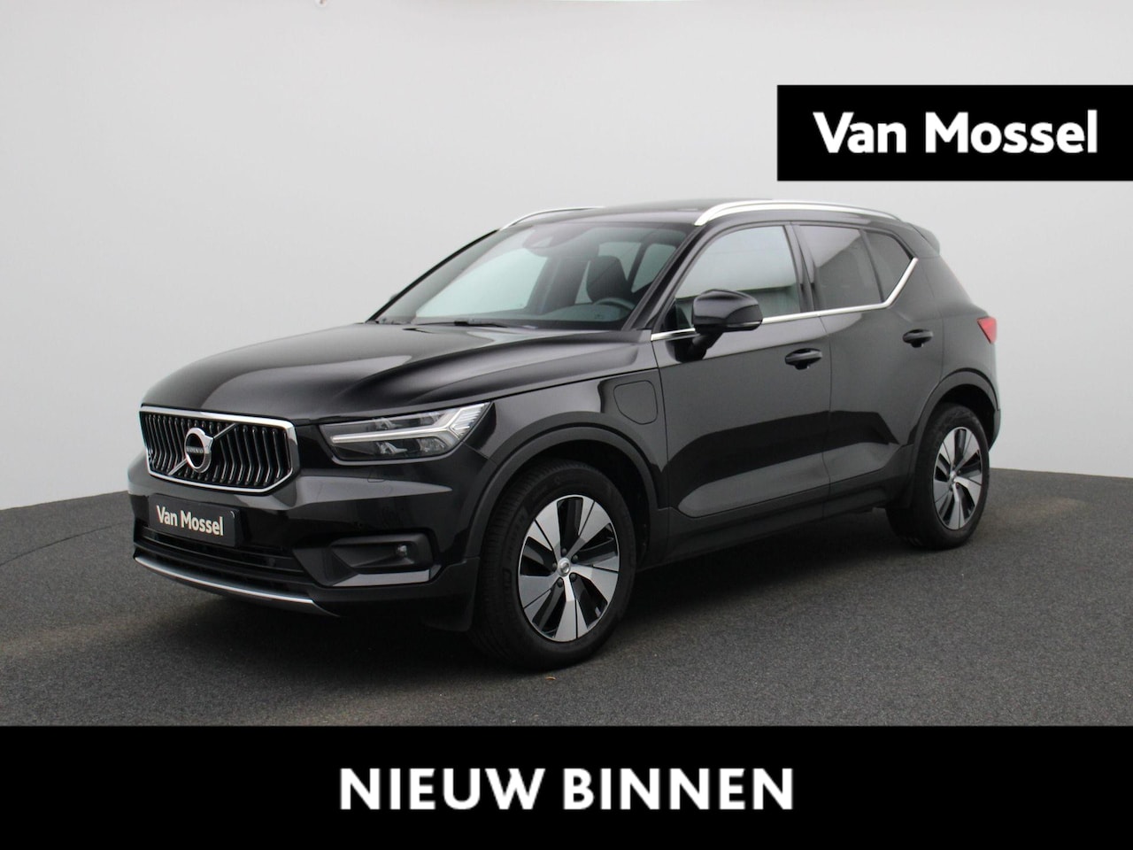Volvo XC40 - 1.5 T4 Recharge Inscription Expression | PANORAMADAK | BLIS | NAVIGATIE | WEGKLAPBARE TREK - AutoWereld.nl