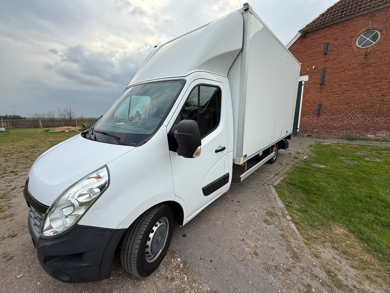 Renault Master - T35 2.3 dCi L3H3 bakwagen - AutoWereld.nl