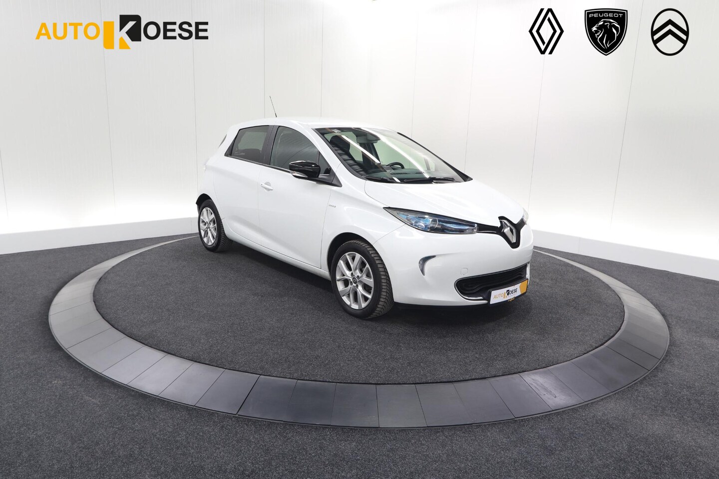 Renault Zoe - R110 Limited 41 kWh | Huuraccu | Camera | Navigatie | Parkeersensoren - AutoWereld.nl