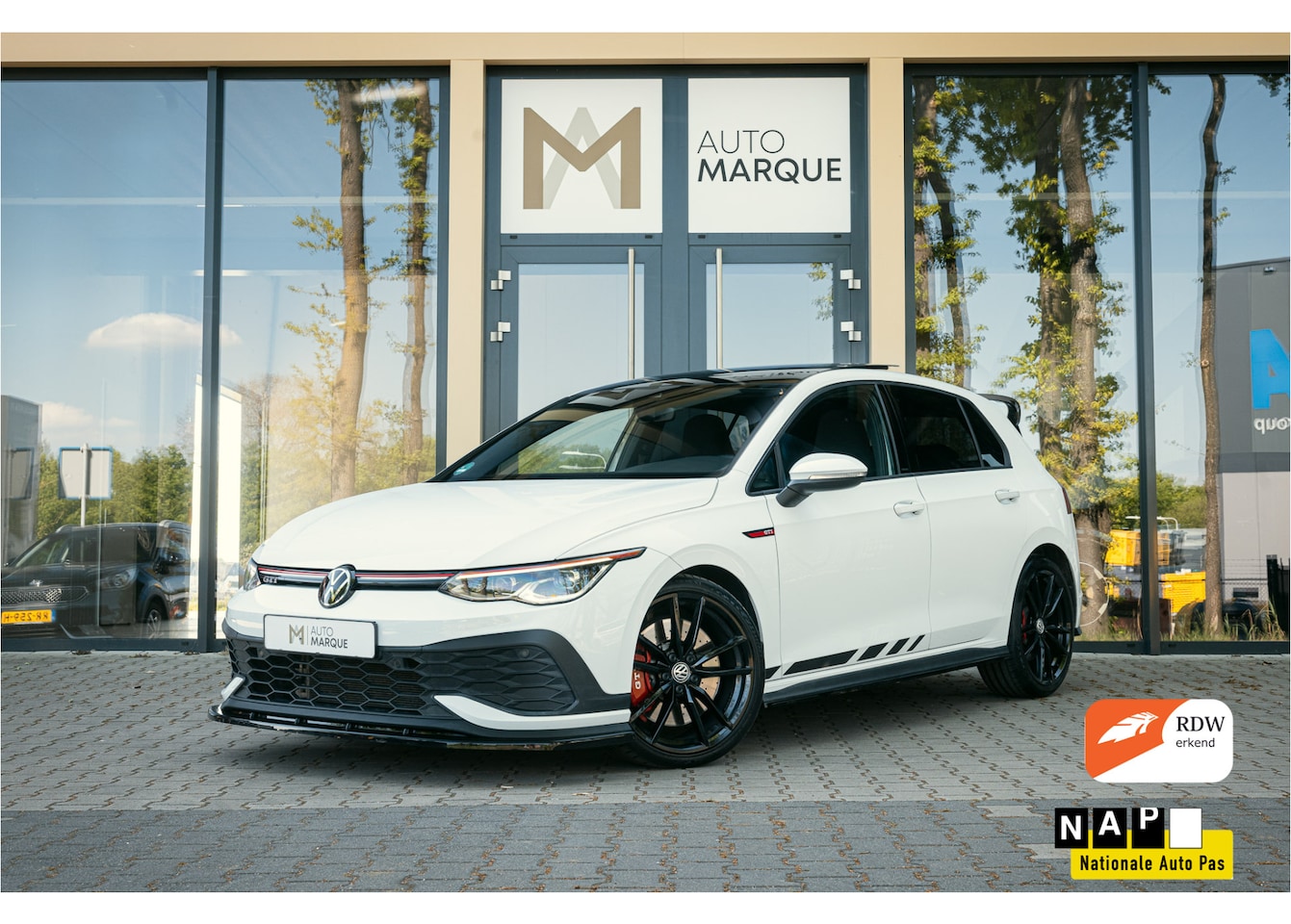Volkswagen Golf - 2.0 TSI GTI Clubsport | 300PK | Maxton | 19" Pretoria | Panoramadak | IQ Light |  Virtual - AutoWereld.nl