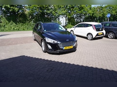 Ford Focus Wagon - 1.0 EcoBoost Titanium Business AUTOMAAT TREKHAAK CARPLAY CLIMA CRUISE