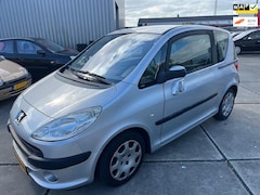 Peugeot 1007 - 1.4
