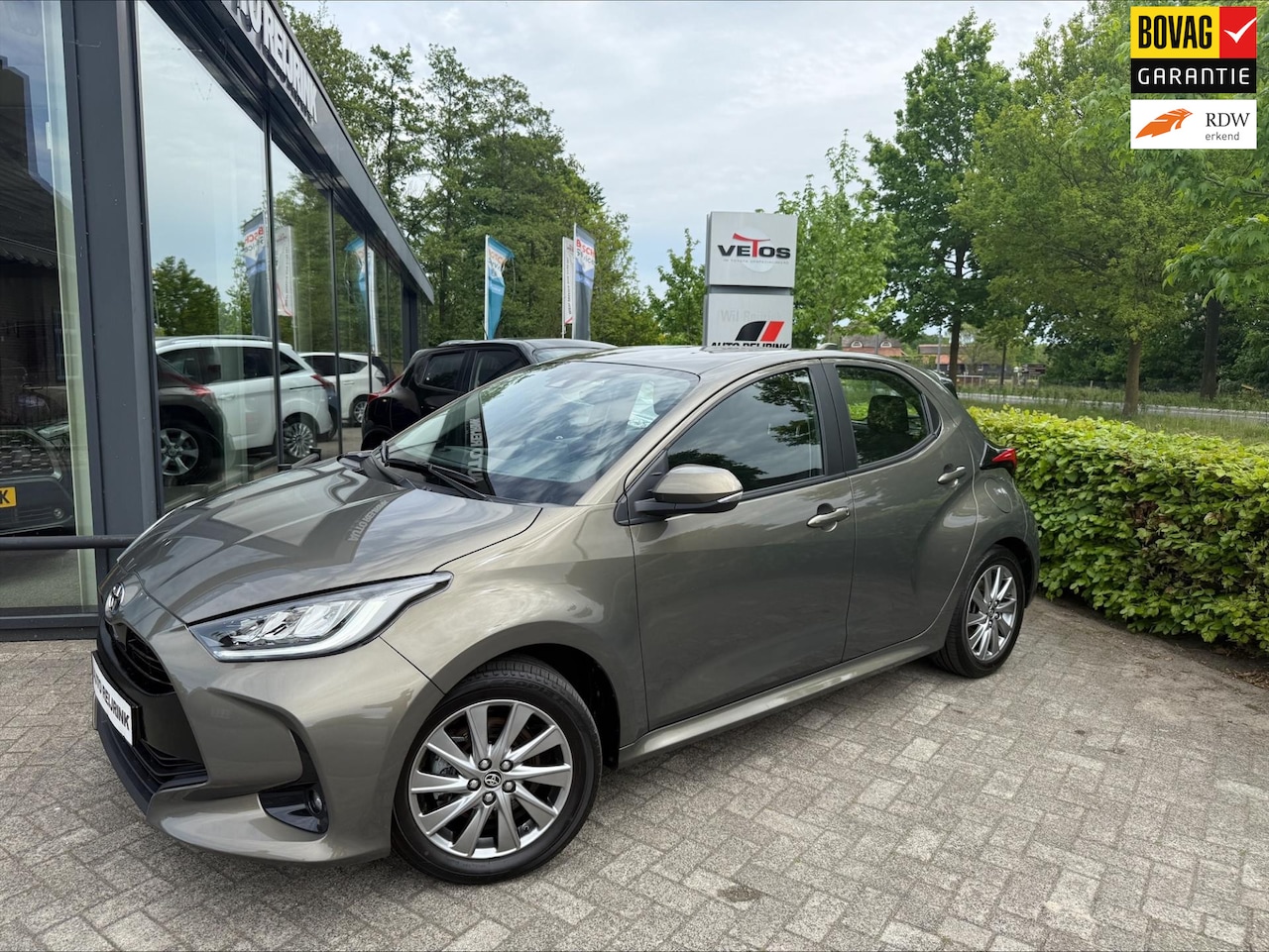 Toyota Yaris - 1.5 Hybrid Dynamic/LMV/STOEL-EN STUURVERWARMING/CARPLAY/KEYLESS ENTRY/HUD - AutoWereld.nl