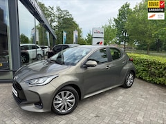 Toyota Yaris - 1.5 Hybrid Dynamic/LMV/STOEL-EN STUURVERWARMING/CARPLAY/KEYLESS ENTRY/HUD