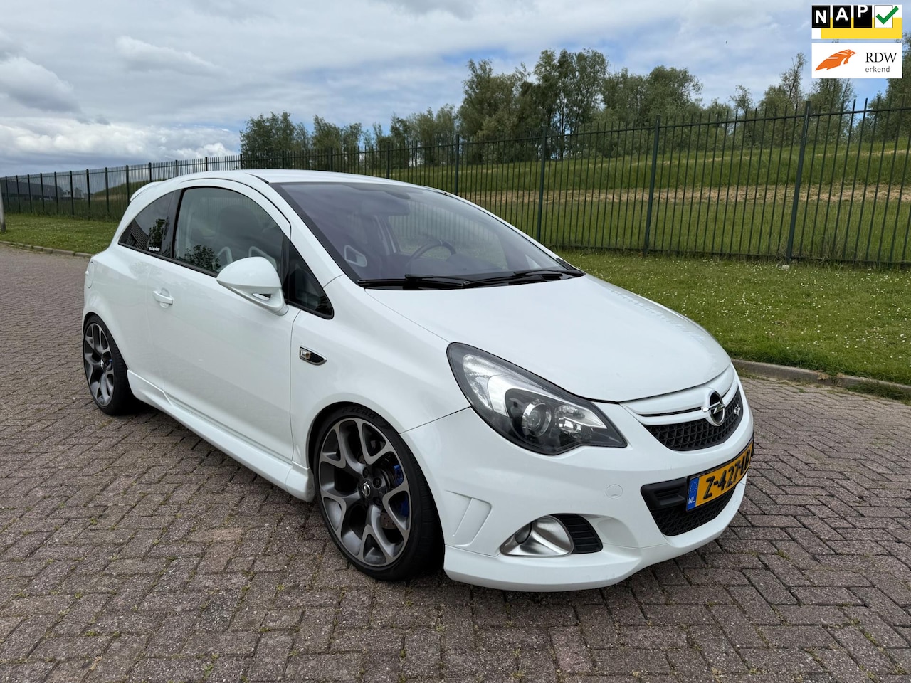 Opel Corsa - 1.6-16V Turbo OPC 1.6-16V Turbo OPC - AutoWereld.nl