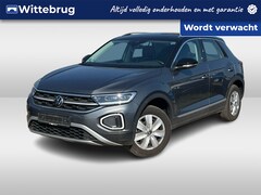 Volkswagen T-Roc - 1.5 TSI 150pk Style DSG Automaat / Pano dak / Navigatie / LED Matrix / LM 18 inch / Park A