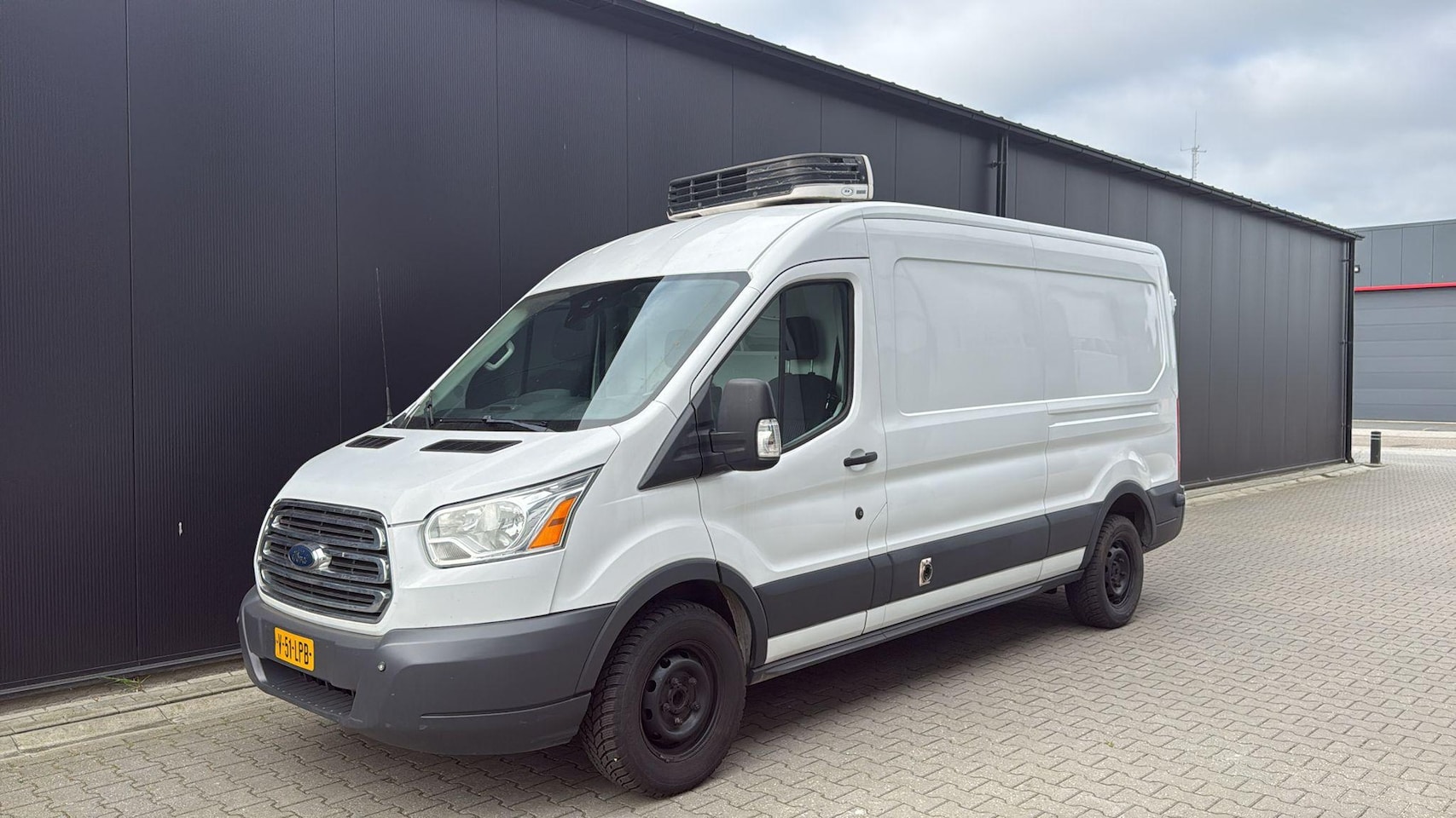 Ford Transit - 3.7 V6 Automaat Benzine Camper Marge Koelauto koeler - AutoWereld.nl