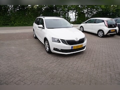 Skoda Octavia Combi - 1.0 TSI Greentech Business Edition CRUISE NAVI CARPLAY CLIMA