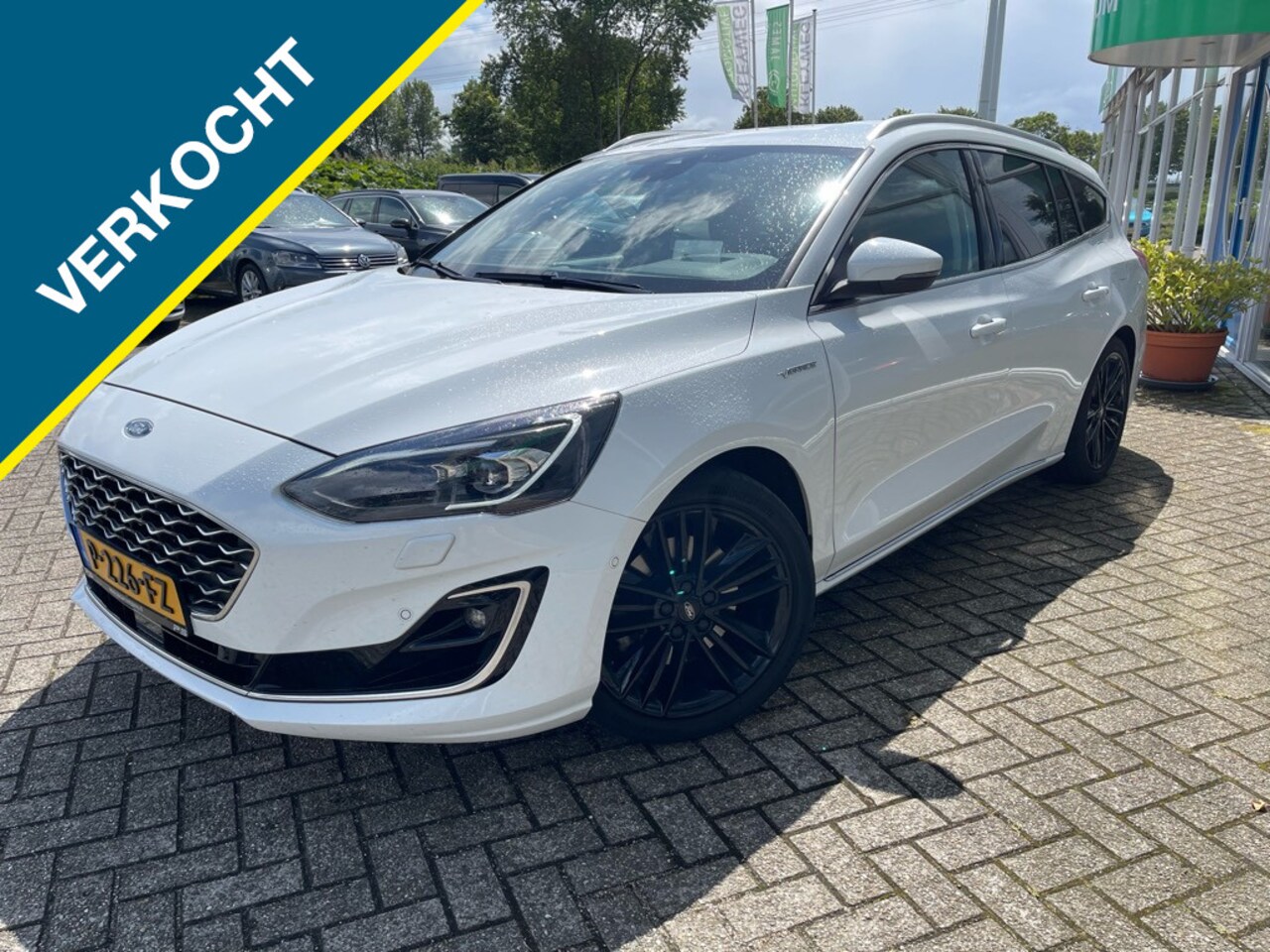 Ford Focus Wagon - 1.5 EcoB. Vignale, Aut, Nav, Carplay, 18"inch - AutoWereld.nl