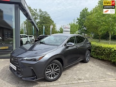 Lexus NX - 450h+ AWD Luxury Line/PLUG IN/LEDER/STUUR-EN STOELVERWARMING