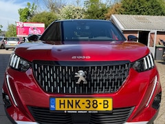 Peugeot 2008 - GT 1.2 PureTech Allure Pack / Parkeersensoren / Camera / Airco / Navi