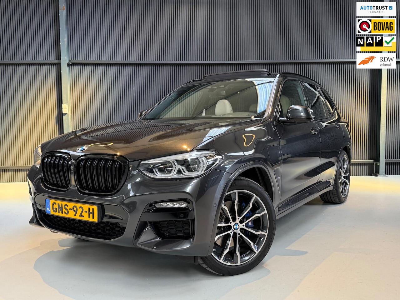 BMW X3 - XDrive30e High Executive Panoramadak LED - AutoWereld.nl