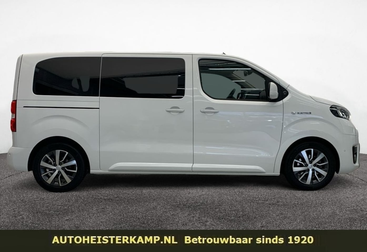 Toyota ProAce Electric Verso - 75 kWh 8-Zitter Head-Up Navi Camera Trekhaak Marge dus geen BTW - AutoWereld.nl