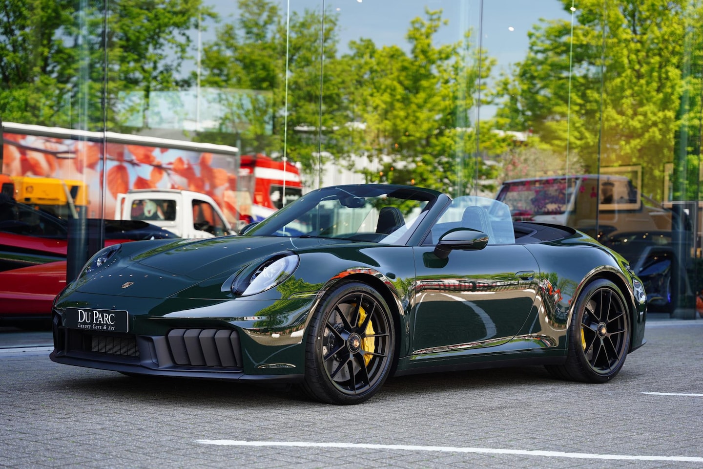 Porsche 911 Cabrio - 992.2 3.0 Carrera GTS PTS Brewster Green Ceramic - AutoWereld.nl