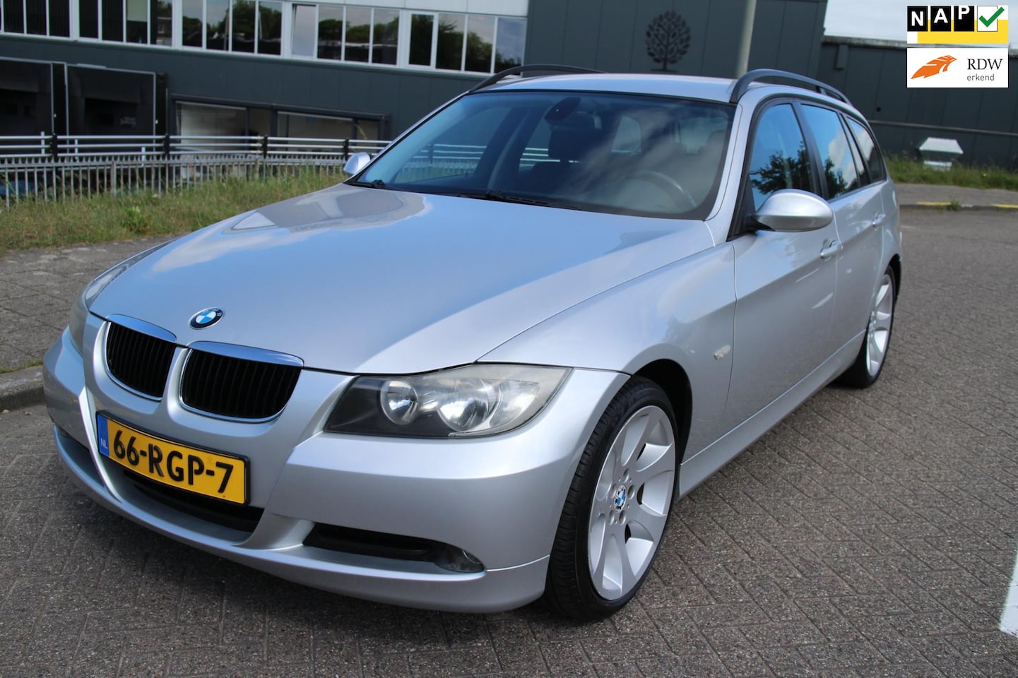 BMW 3-serie Touring - 318i Business Line 318i Business Line - AutoWereld.nl