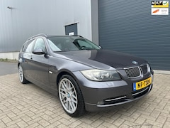 BMW 3-serie Touring - 335xi High EXE AUT NAVI XENON PDC