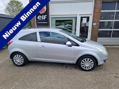 Opel Corsa - 1.2-16V "Essentie" Airco - Apk 17-05-2026