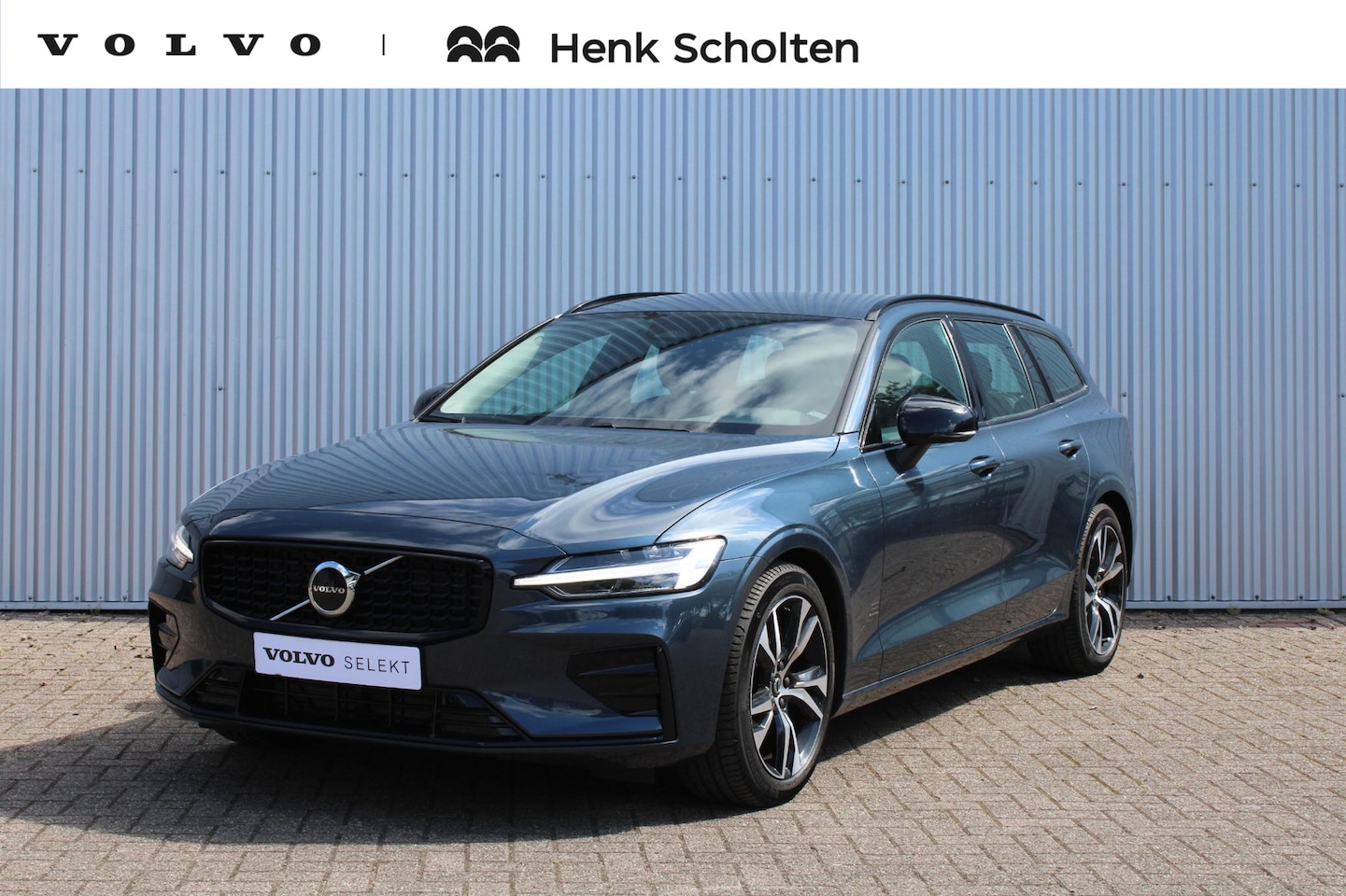Volvo V60 - B4 AUT7 197PK Plus Dark, Adaptieve Cruise Control met Pilot Assist | BLIS Dodehoekdetectie - AutoWereld.nl