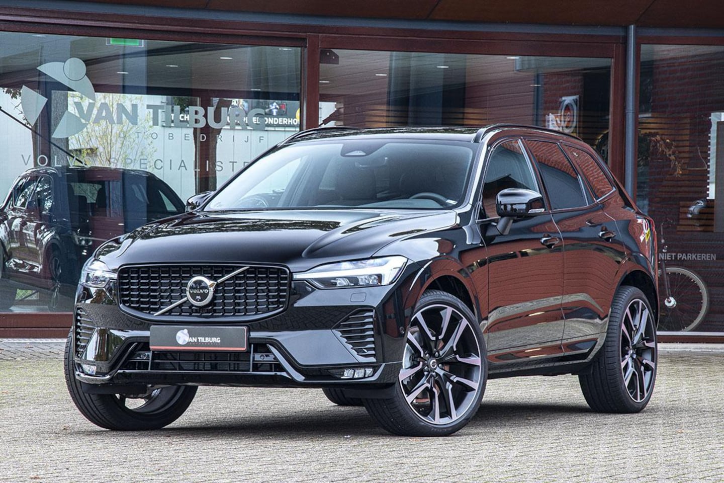 Volvo XC60 - 2.0 B4 PLUS DARK MILD HYBRID - AutoWereld.nl