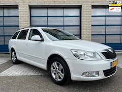 Skoda Octavia Combi - 1.2 TSI Clima - Trekhaak - Sensoren - isofix - Aux - NAP - Lm velgen - Cruise Control