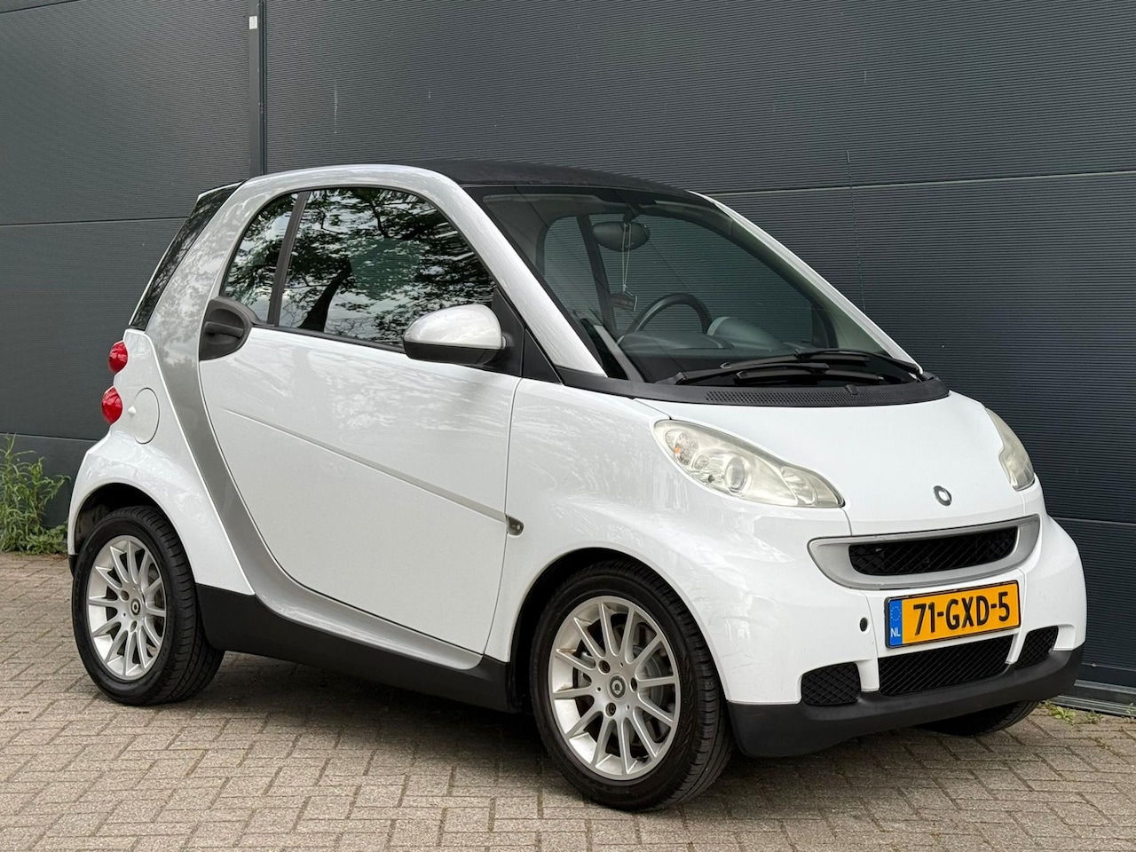 Smart Fortwo coupé - 1.0 Passion CARPLAY | AUTOMAAT| AIRCO | PANO | ELEK RAMEN | NWE APK - AutoWereld.nl